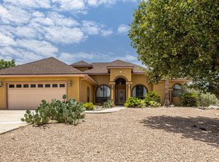 127 La Paloma Dr, Del Rio, TX 78840