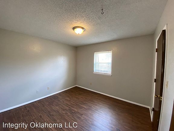 5th image of 3911 N Rockwell Ave APT 237