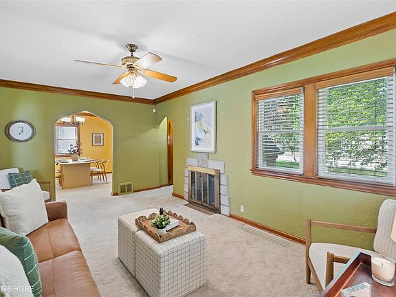 4th image of 1215 NE 43rd Ave