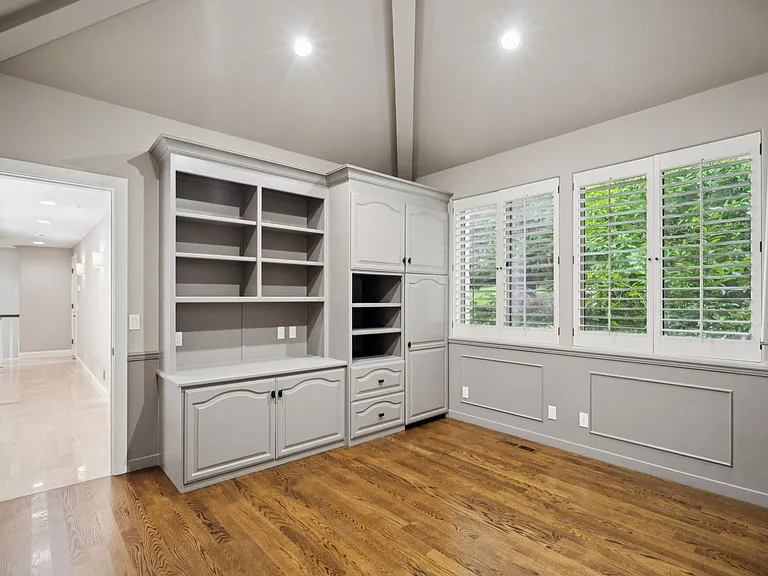 651 Manresa Ln — Photo 21