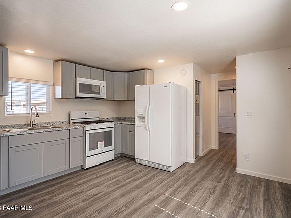 3rd image of 1818 Barbara Ave