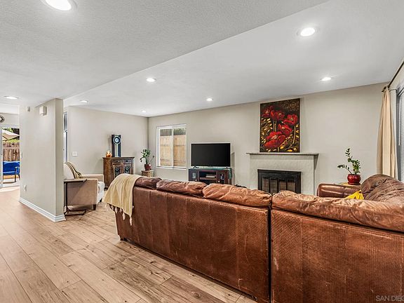 3rd image of 8963 Capcano Rd