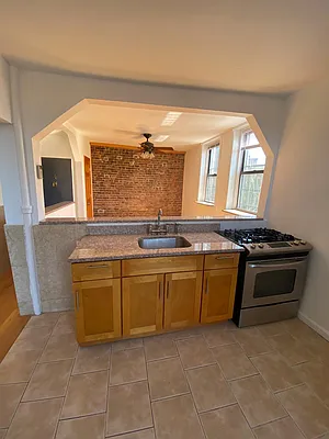 Rented by Standard Living Realty Inc | media 64