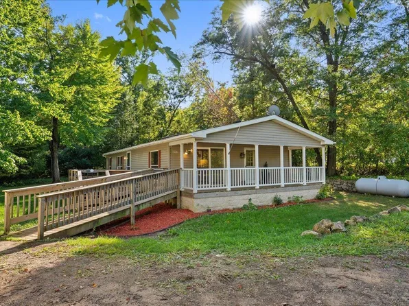 1520 Cedar Falls Rd, Menomonie, WI 54751