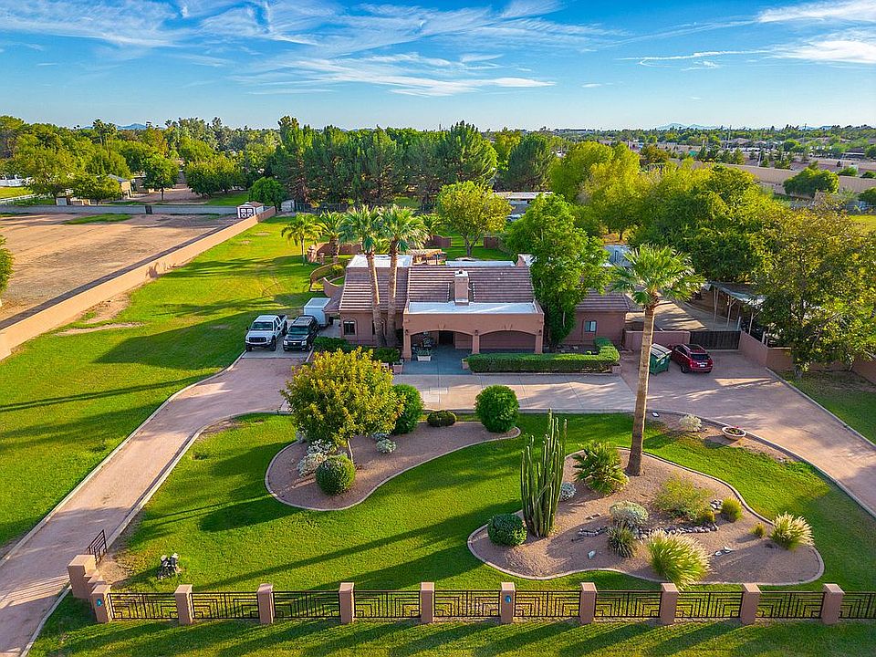 1st image of 2807 W El Alba Way