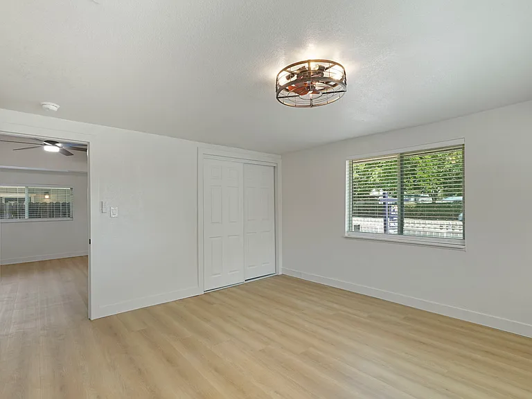 522 S Lincoln Way — Photo 13