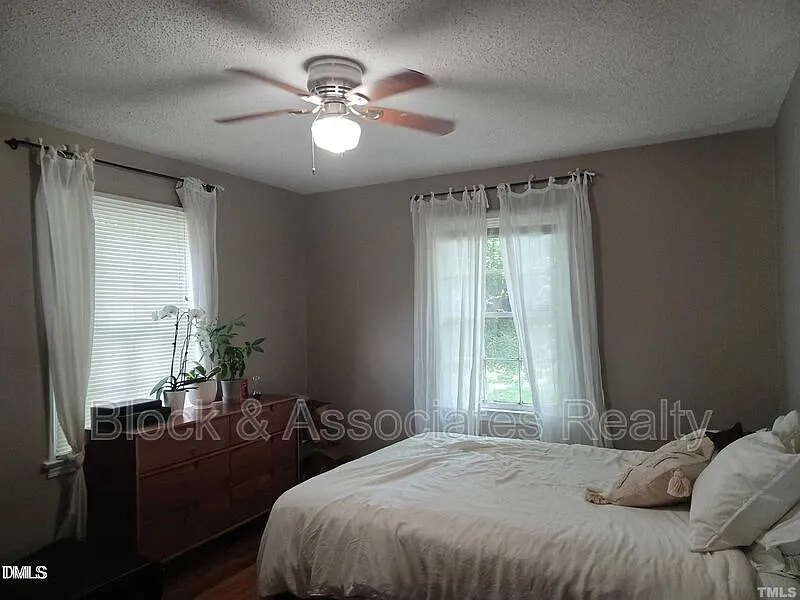 Capital Heights — Photo 4