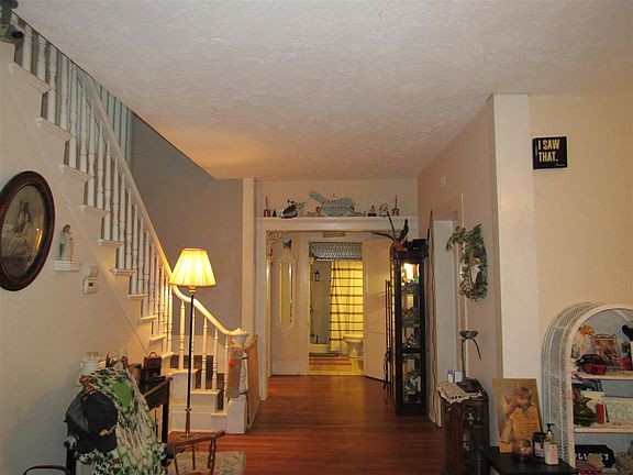 5th image of 900 Church St