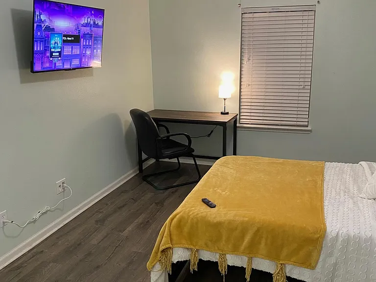 Work desk & WIFI TV