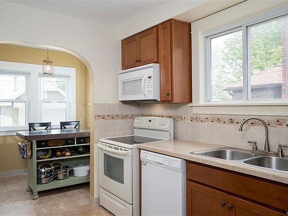 5th image of 71 Washington Ave