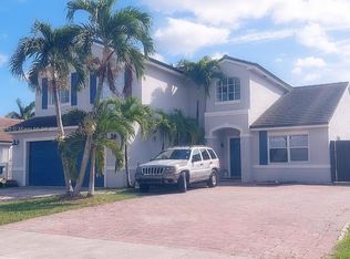 16120 SW 72nd Ter, Miami, FL 33193