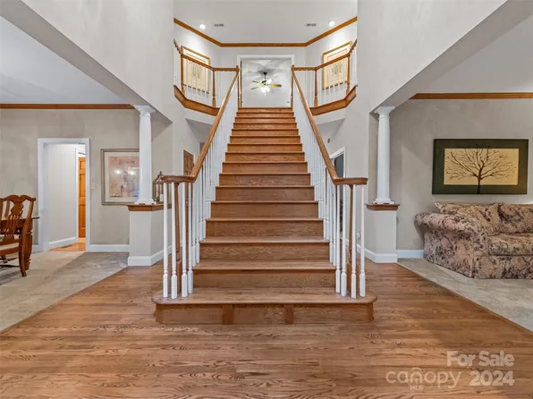 508 Claremont Dr, Flat Rock, NC 28731