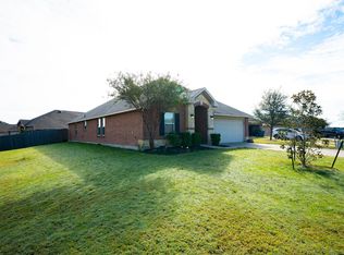 27 Daisy Dr, Fate, TX 75087