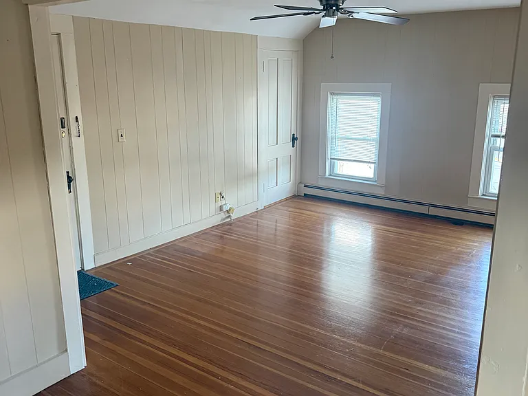 4 Walnut St #3 — Photo 1