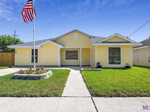 1 Honeysuckle Ln, Waggaman, LA 70094