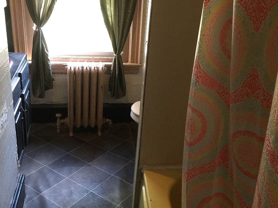2nd image of 4500 N Broad St