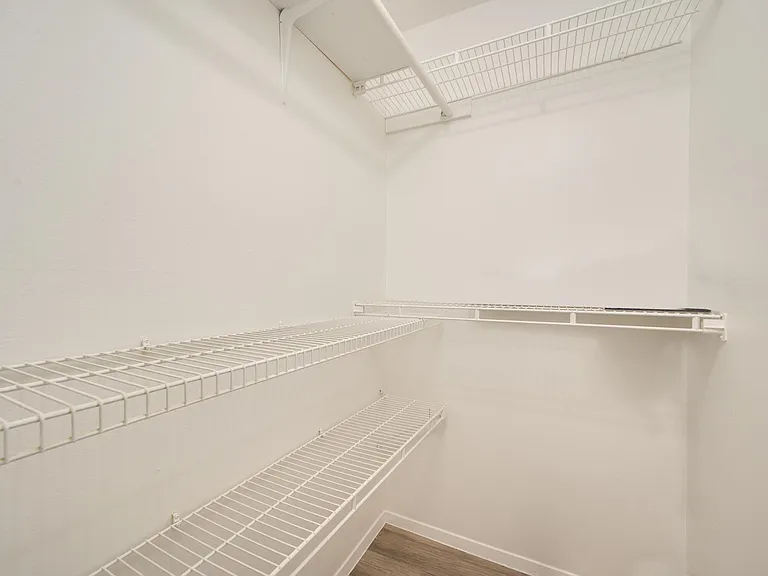 2104 Magazine St — Photo 18