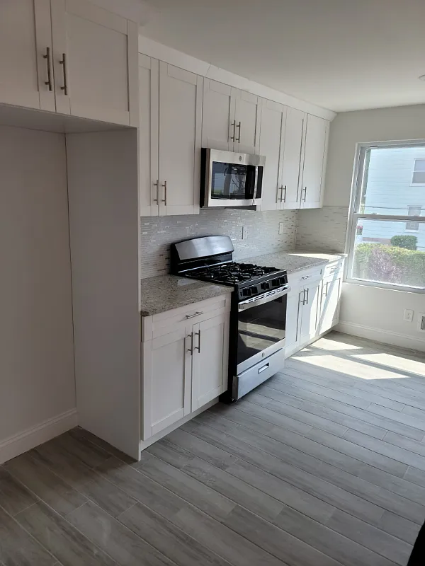3 bed, $2,500 — Photo 2