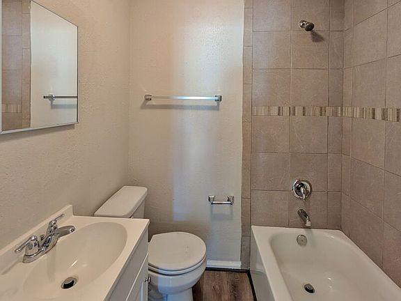 5th image of 1206 Glencoe St Unit 1