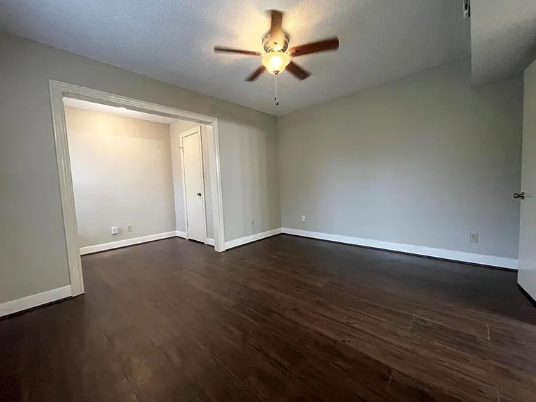 1901 Brun St #C — Photo 11