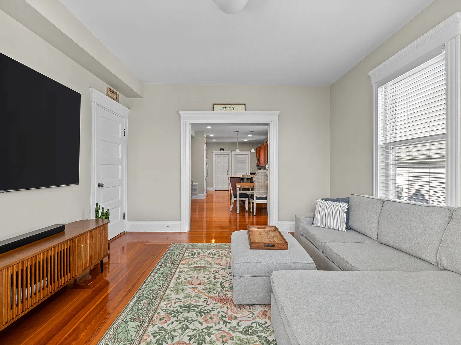 2 bed, 1102 sqft, $3,100 — Photo 3