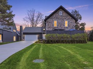 7475 Pinehurst Cir, Bloomfield Hills, MI 48301