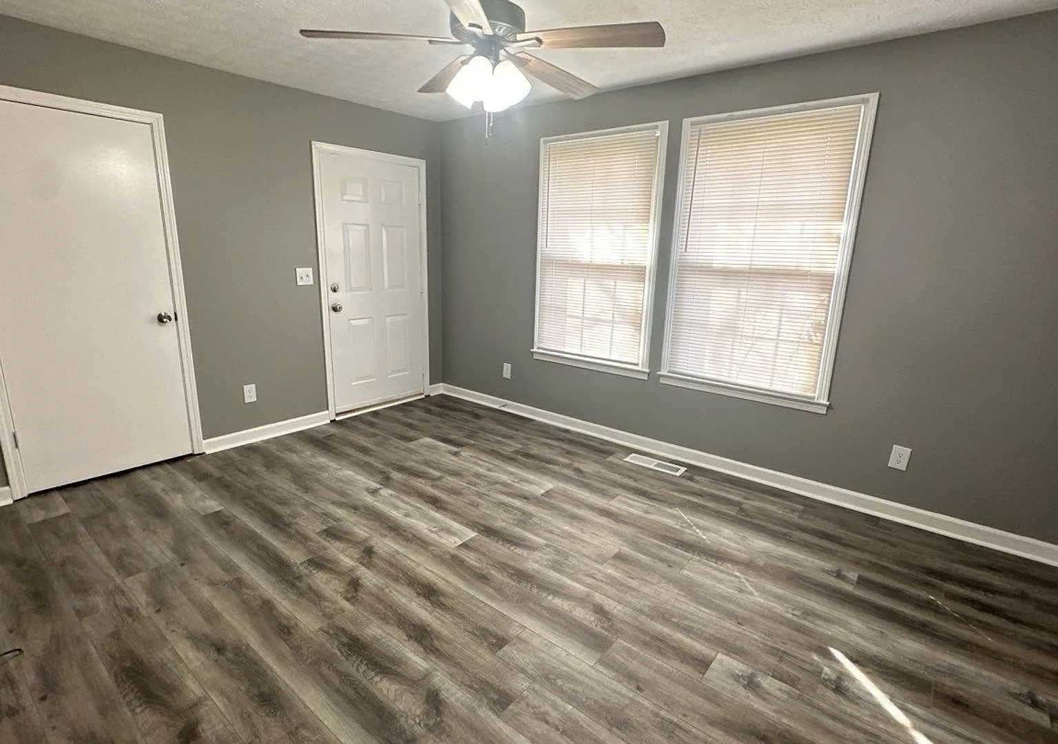 111 Oliver Street — Photo 2