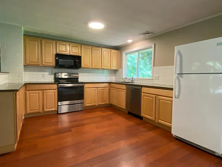 65 Hemenway Rd — Photo 7