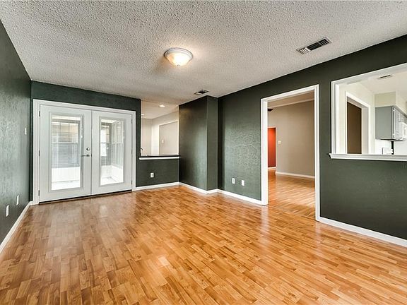 5th image of 2314 Eastgate Dr