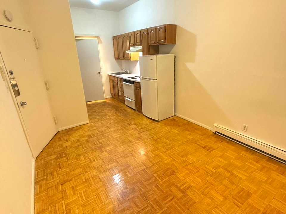 1st image of 23 Park St #2C