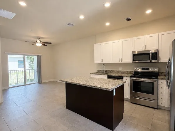 3313 SW 8th Pl Unit 107, Cape Coral, FL 33914