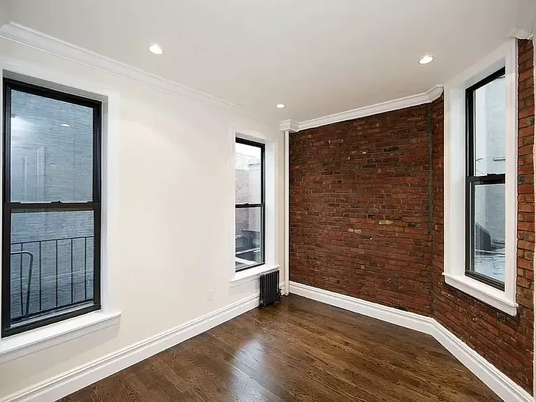 128 2nd Ave #B4 — Photo 4
