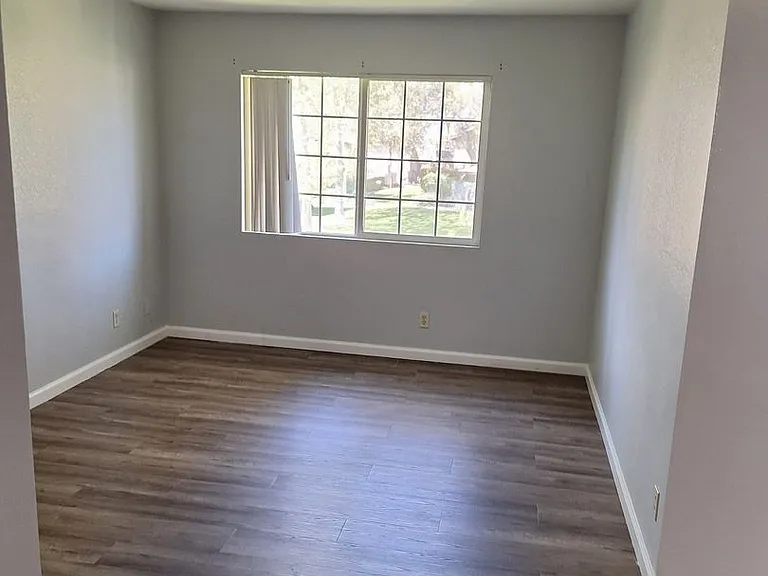 1229 N Edwards St #39 — Photo 6