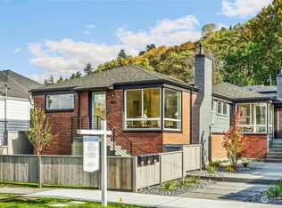 2562 56th Ave SW, Seattle, WA 98116