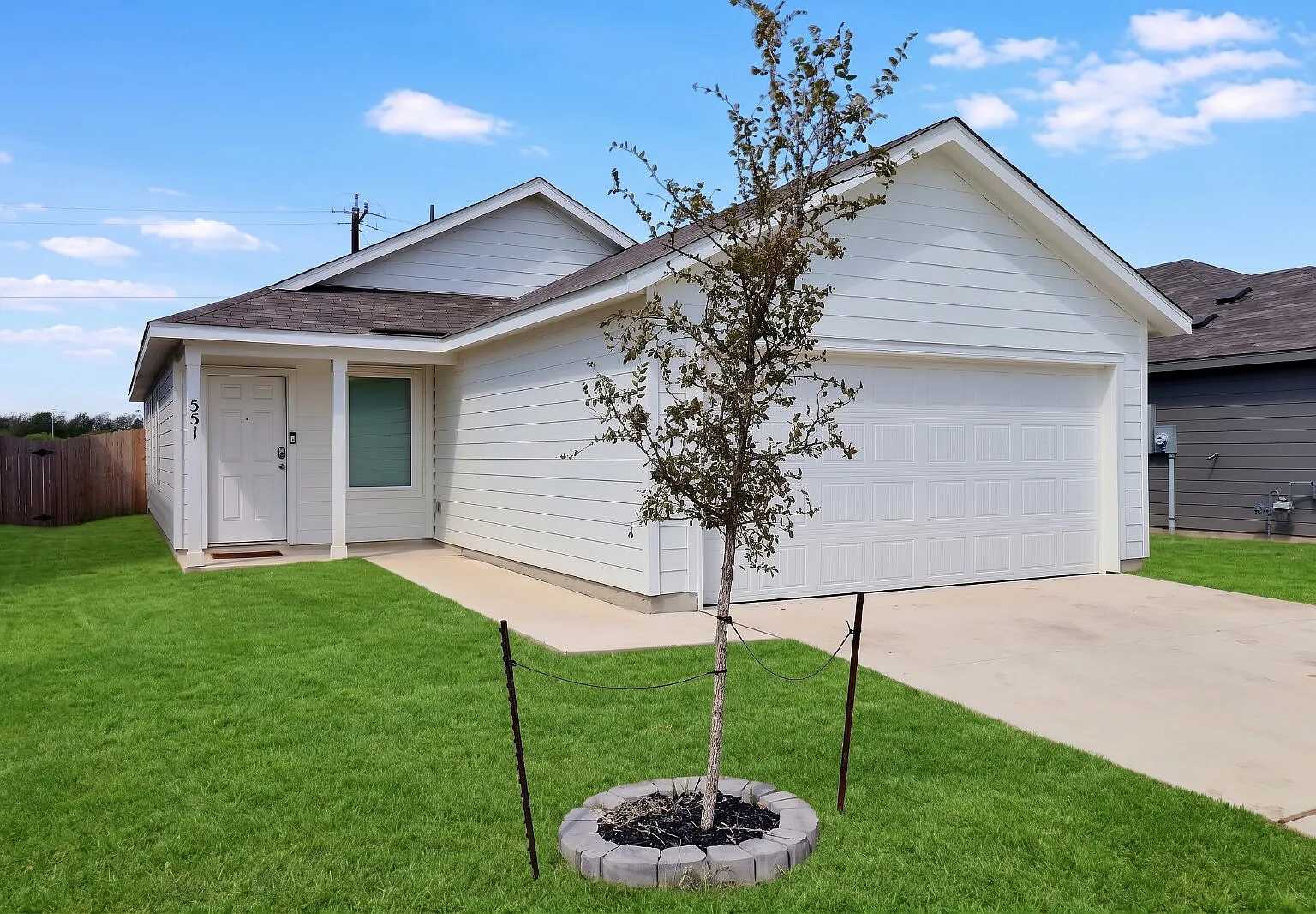 3 bed, 2.0 bath, 1276 sqft, $1,600 — Photo 1