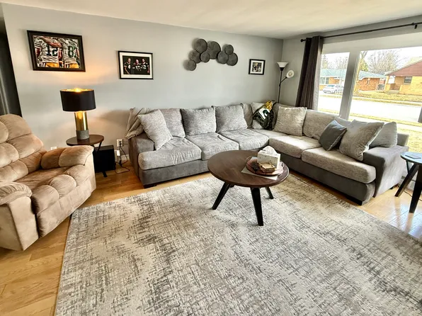 (undisclosed Address), Green Bay, WI 54304