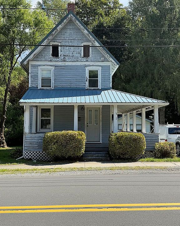 1st image of 365 Valley St