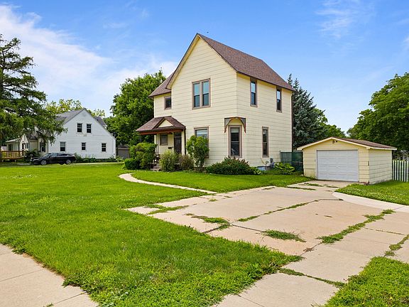 3rd image of 605 S Jefferson Way