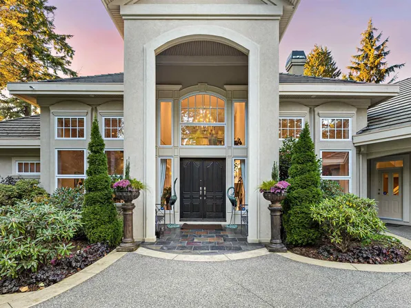 13375 Crescent Rd, Surrey, BC V4P 1J5