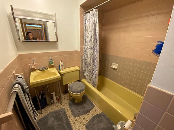 5th image of 65 Watervliet Ave APT 3A