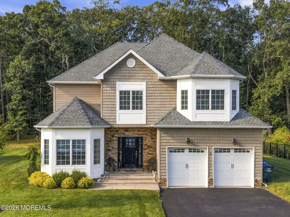 5 Sarah Lane, Eatontown, NJ 07724