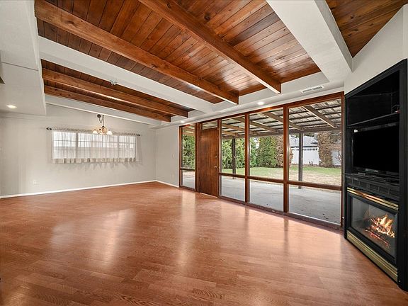 3rd image of 515 W Nebraska Ave