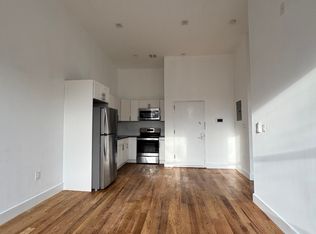 6067 54th St APT 2L, Maspeth, NY 11378