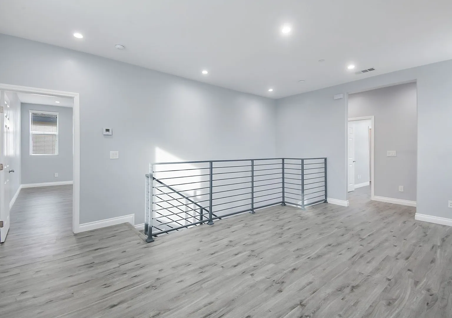 Available NOW Beautiful Newer 3bedroom near LAX and Beaches — Photo 3