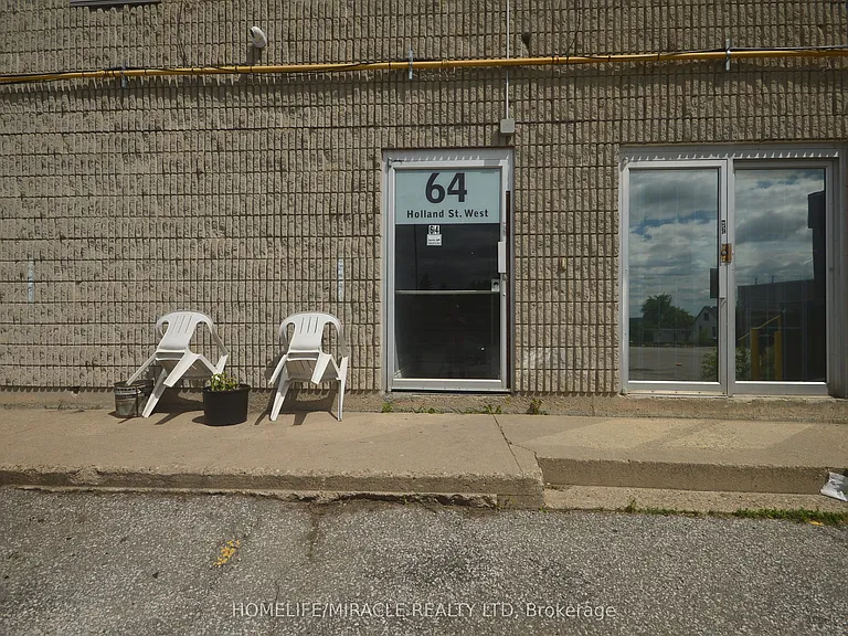 64 Holland St W #1 — Photo 2