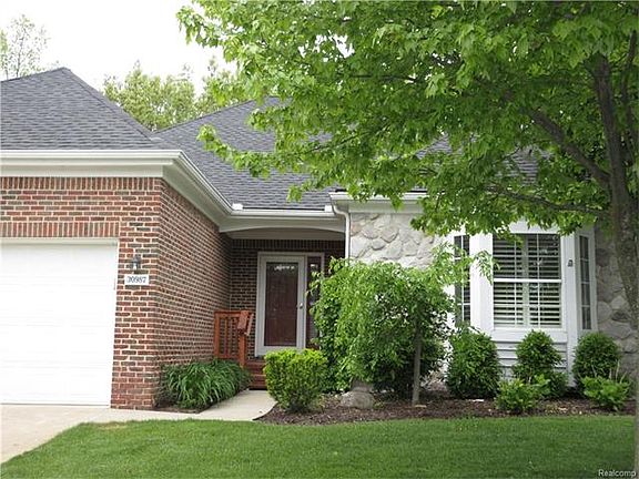 2nd image of 30987 Tanglewood Dr #1