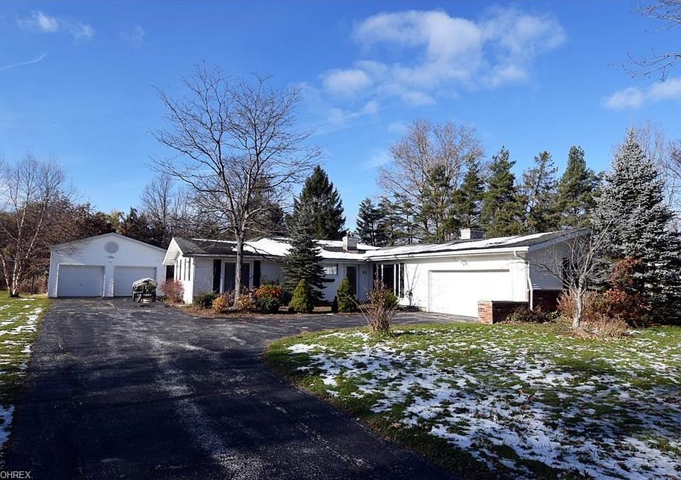 1st image of 21 E Bel Meadow Ln