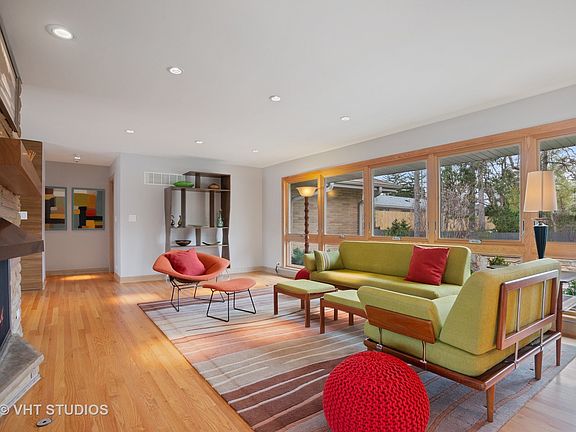 3rd image of 1381 Shagbark Ln