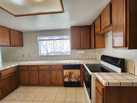 3rd image of 1370 Lincoln Ave