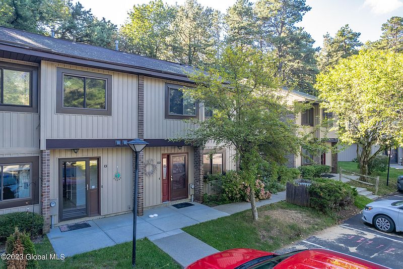 3rd image of 100 Ridgewood Terrace